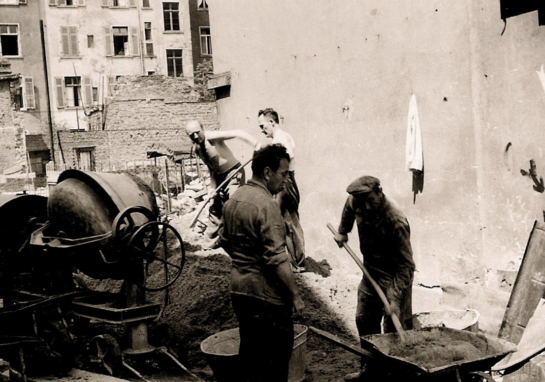 Bau des Gemeindezentrums (Königreichssaal) in der Sömmeringstraße 19, 1956